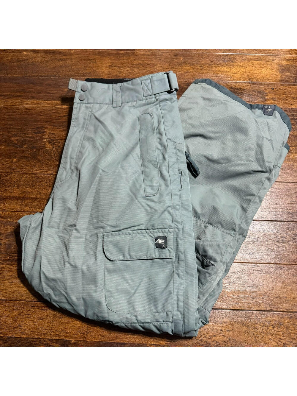 American Eagle Ski Pants Outfitters AE77 Size Medium 100% Nylon Light Gray/Green